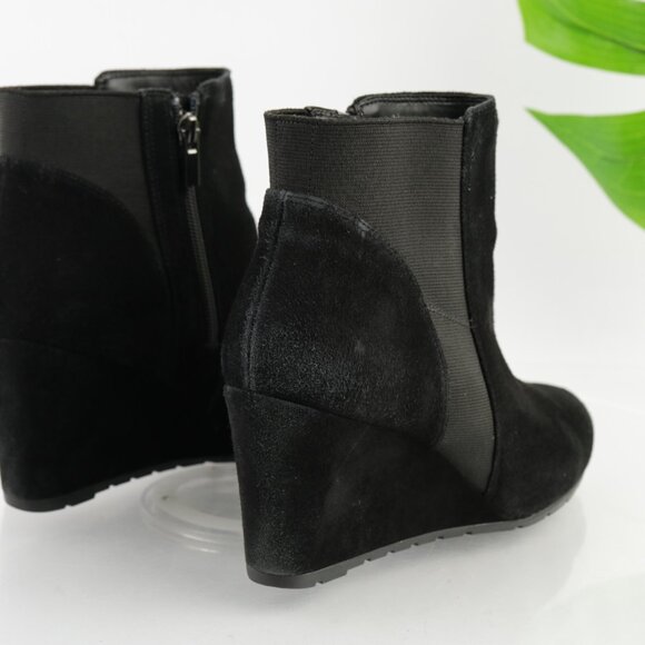 Clarks Womens Rosepoint Bell Boot Size 9.5 Black Suede Chelsea Bootie Wedge Heel - Picture 3 of 11